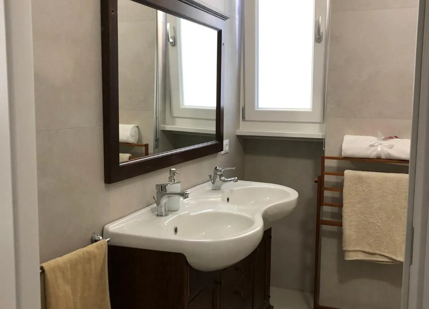 Bilocale In Bande Nere-Metro Rossa Duomo Apartment Milan Italy