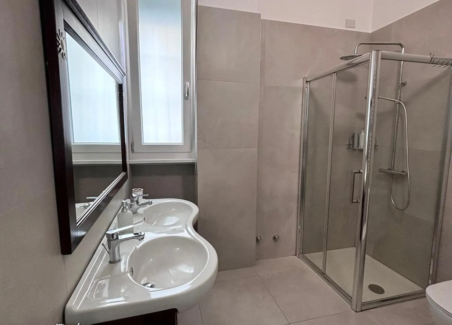 Bilocale In Bande Nere-Metro Rossa Duomo Apartment Milan Italy