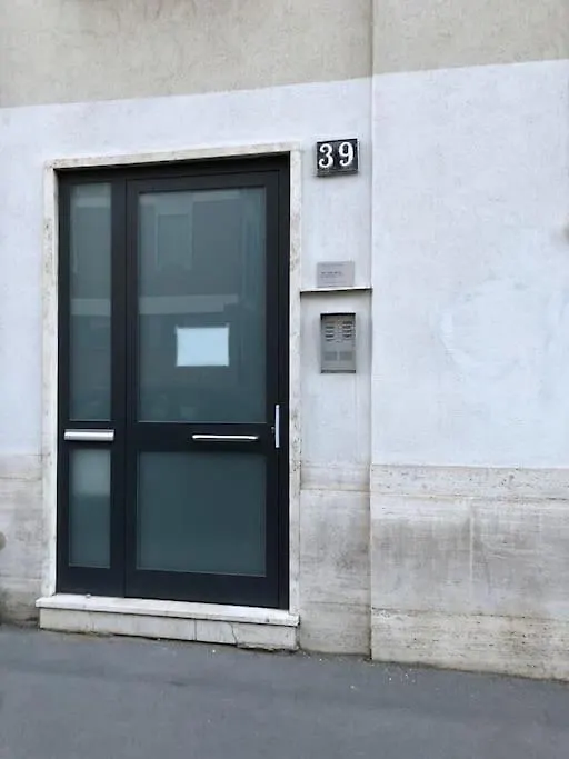 شقة Bilocale In Bande Nere-Metro Rossa Duomo ميلان إيطاليا